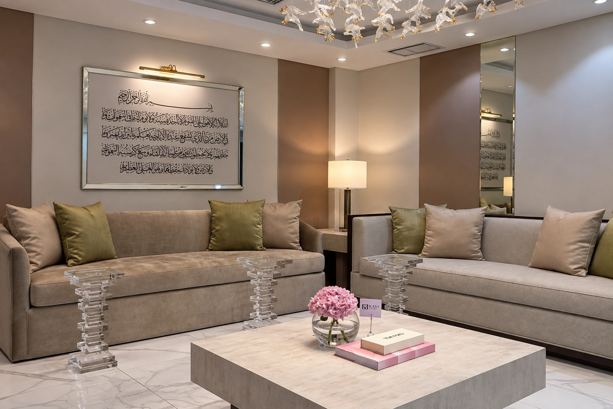ركن الأريكة بوسائد حريرية زيتونية ولوحة خط قرآني وطاولة جانبية كريستالية منحوتة